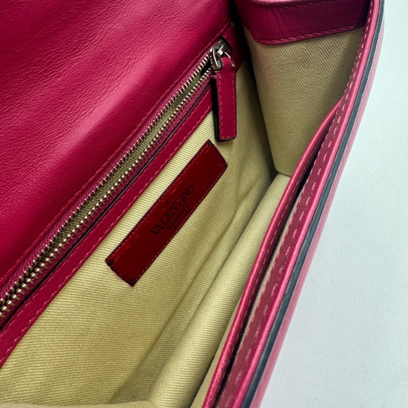 Auth Valentino Garavani Fuchsia Rockstud Small Flap Glam Lock Shoulder Bag - Picture 15 of 16